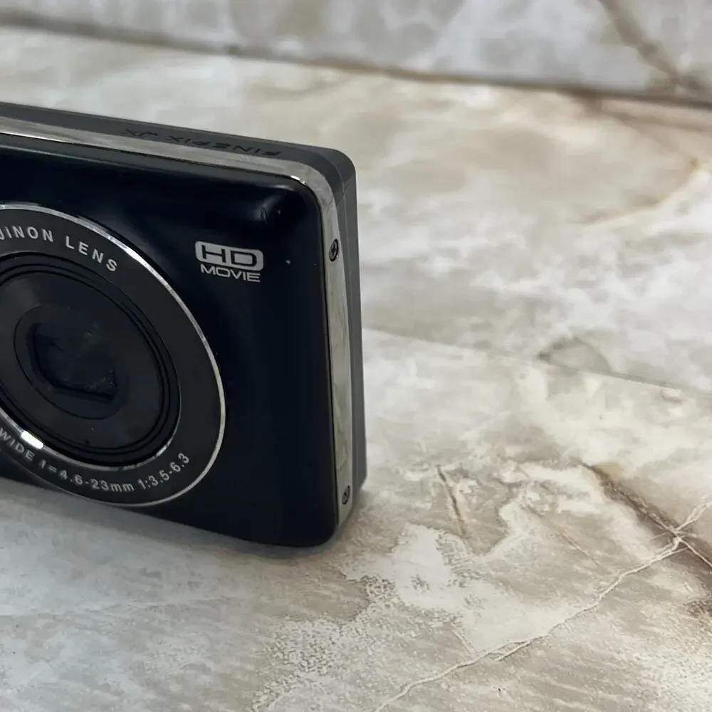 Fujifilm FinePix JX520 14MP Digital Camera Black FOR PARTS or REPAIR - UNTESTED